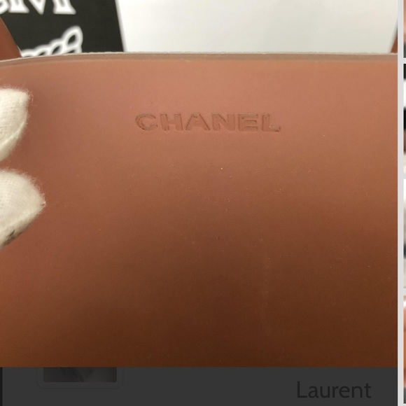 Chanel Logo Embossed Jelly tote - Picture 12 of 14